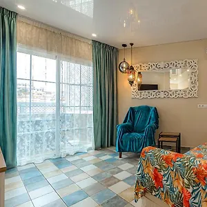 Luxury Two-bedroom Four Seasons Apartment